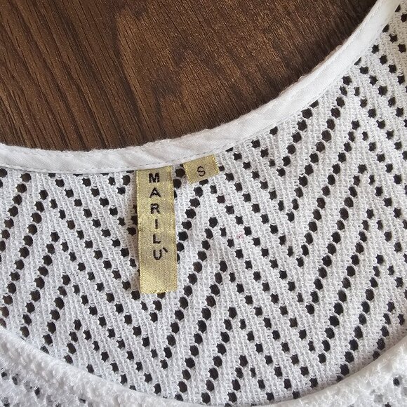 Marilu Asymmetric Hem Knit Lace Long Sleeve Boho Top, S, White - Picture 7 of 9